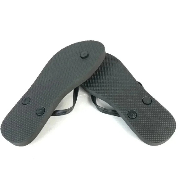 Old navy flip  flops - Picture 5 of 6